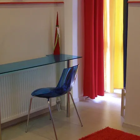 Guest house In A Neoclassical House - Ladybug Kastoria
