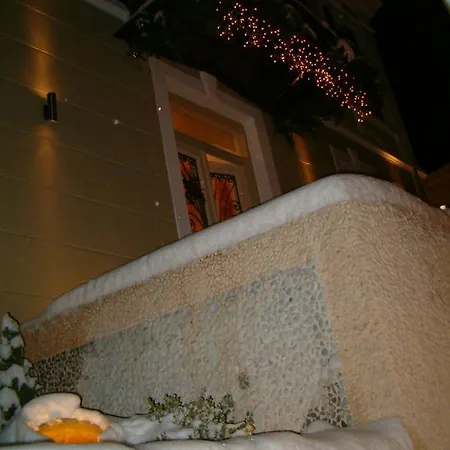 In A Neoclassical House - Ladybug Guest house Kastoria