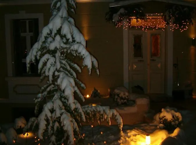 In A Neoclassical House - Ladybug Kastoria