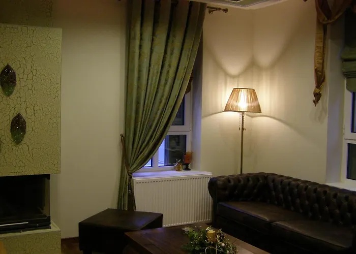 In A Neoclassical House - Ladybug 3* Kastoria